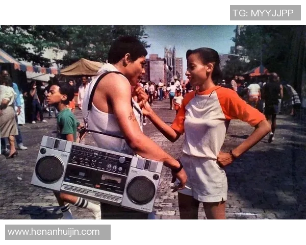 昔日足球明星沦落街头生活引发社会关注与反思 昔日足球明星沦落街头生活引发社会关注与反思